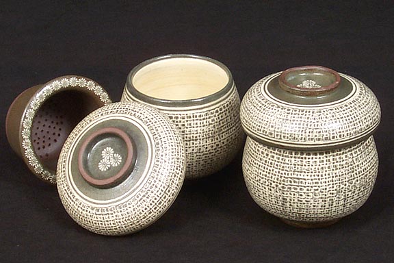 Combed Pattern Cup Set